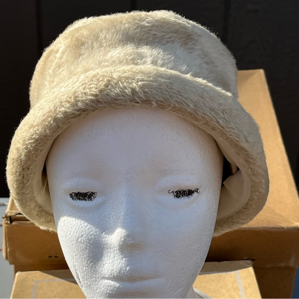 Janet Originals vintage Cream Faux Fur Bucket Hat Duchess body made in Italy